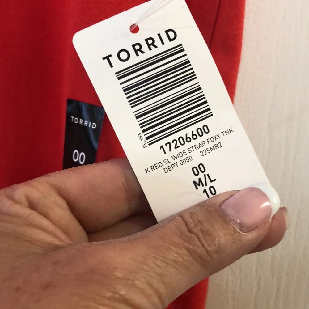 Torrid Ladies wide strap, foxy tank top, NEW with tags gorgeous red size M/L - Picture 4 of 6
